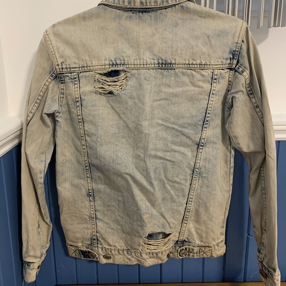 Distress jean jacket - Picture 2 of 3